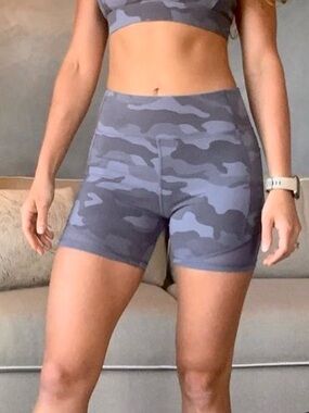 Running Girl‎ XL Gray Camo High Waist Biker Shorts Pockets Athletic Gym